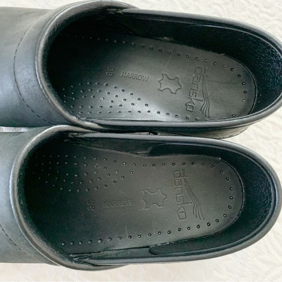 Dansko Women's Professional Black Oiled Leather Clogs (38 Narrow, US 7.5-8) - Picture 3 of 8
